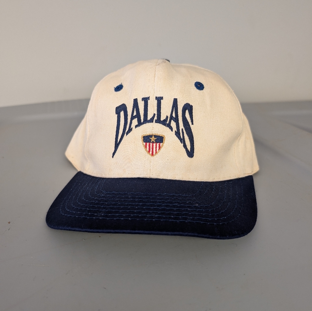 Vtg. Dallas Snapback